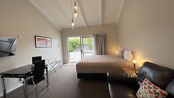 Cedar Lodge Motel