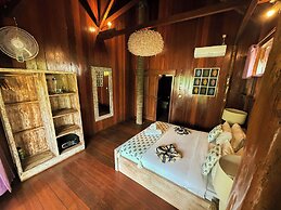 Gili Treehouses
