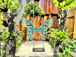 Gili Treehouses