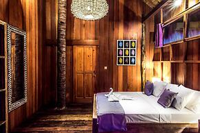 Gili Treehouses