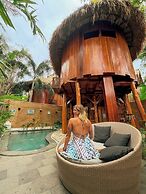 Gili Treehouses