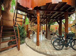 Gili Treehouses