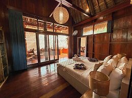 Gili Treehouses