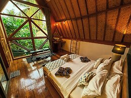 Gili Treehouses