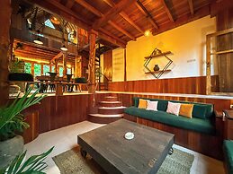 Gili Treehouses