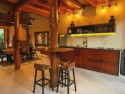 Gili Treehouses