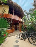 Gili Treehouses