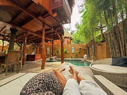 Gili Treehouses