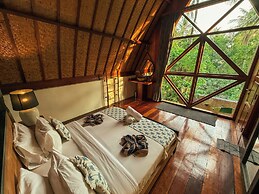 Gili Treehouses