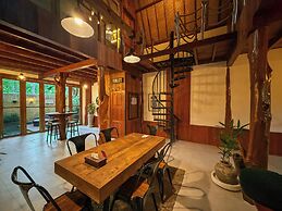 Gili Treehouses