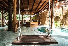 Gili Treehouses