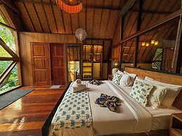 Gili Treehouses