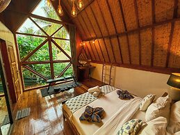 Gili Treehouses