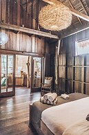 Gili Treehouses