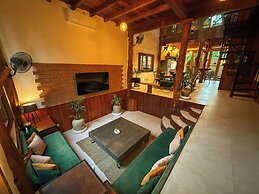 Gili Treehouses