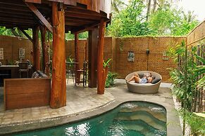 Gili Treehouses