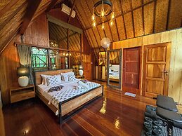 Gili Treehouses