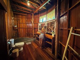 Gili Treehouses