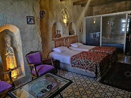 Canela Cave Hotel