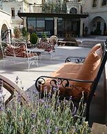 Canela Cave Hotel