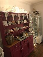 Number 61 Guest House and Tea Room