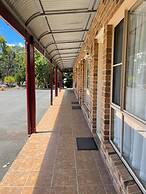 Crows Nest Motel