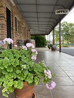 Crows Nest Motel