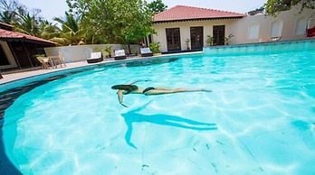 Aura Resort & Spa