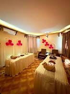 Aura Resort & Spa
