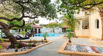 Aura Resort & Spa