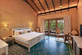 Aura Resort & Spa