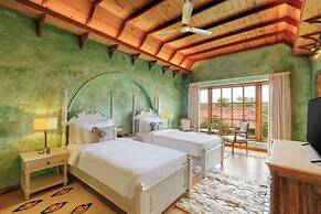Aura Resort & Spa