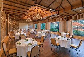 Aura Resort & Spa