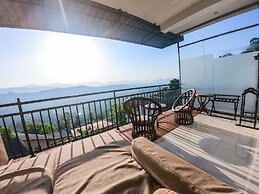 Romance Hills Hotel