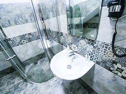 Romance Hills Hotel