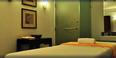 Royal Court Hotel