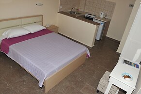 Anna Apartments