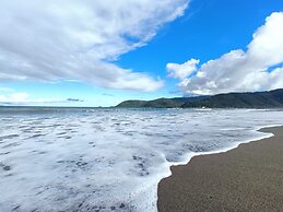 Pacific Waves Inn