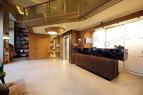 Momento Golden Horn Hotel