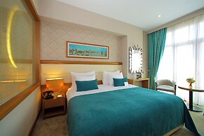 Momento Golden Horn Hotel