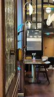 Momento Golden Horn Hotel