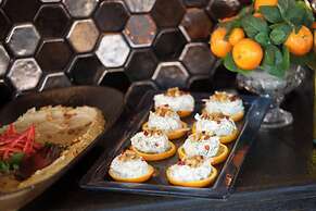 Momento Golden Horn Hotel