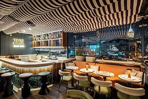 Momento Golden Horn Hotel