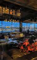 Momento Golden Horn Hotel
