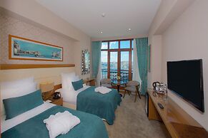 Momento Golden Horn Hotel
