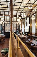 Momento Golden Horn Hotel