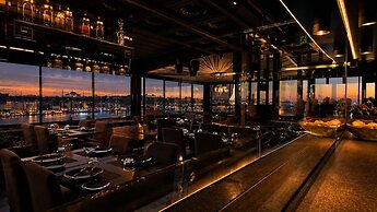 Momento Golden Horn Hotel