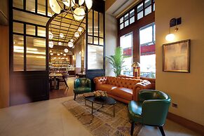 Momento Golden Horn Hotel