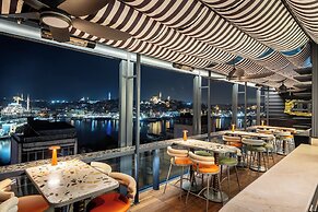 Momento Golden Horn Hotel