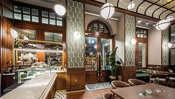 Momento Golden Horn Hotel